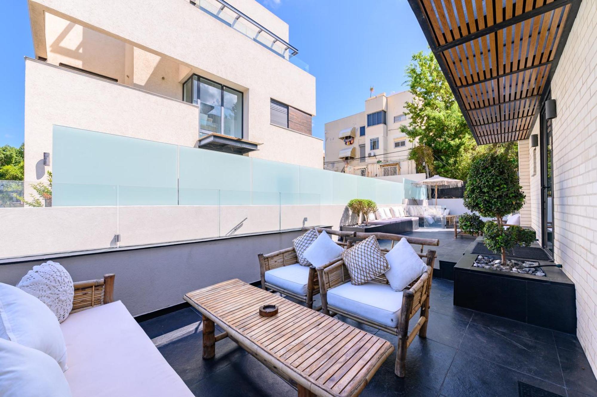 Rokah Luxury Villa At Ramat Hahayal テル・アビブ エクステリア 写真