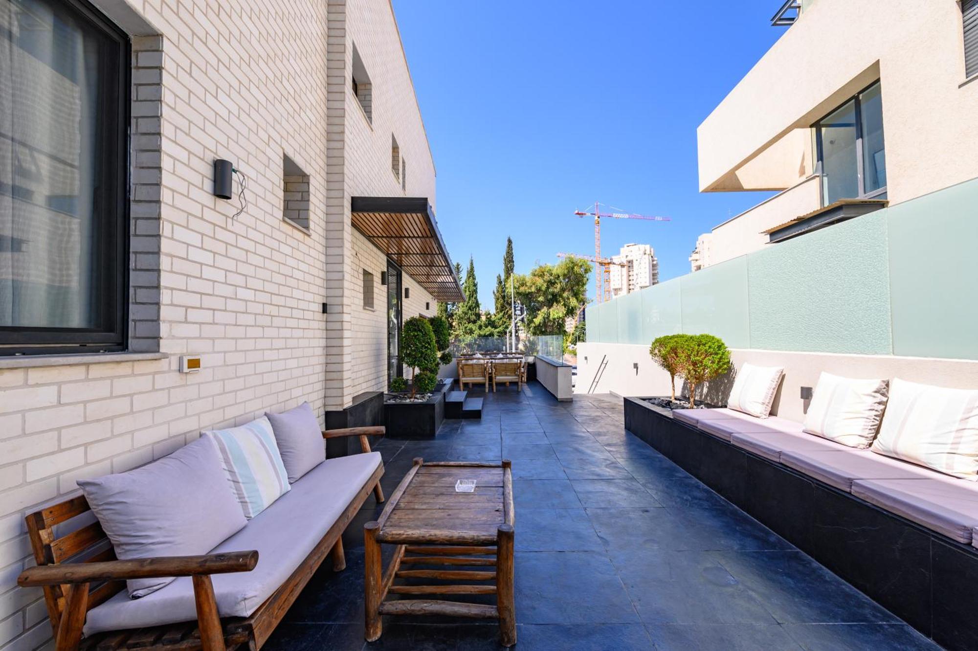 Rokah Luxury Villa At Ramat Hahayal テル・アビブ エクステリア 写真