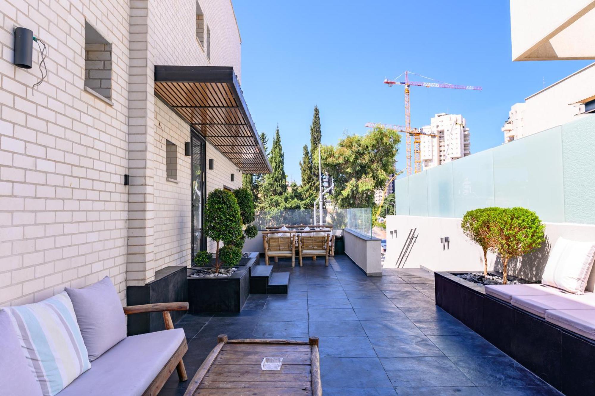 Rokah Luxury Villa At Ramat Hahayal テル・アビブ エクステリア 写真
