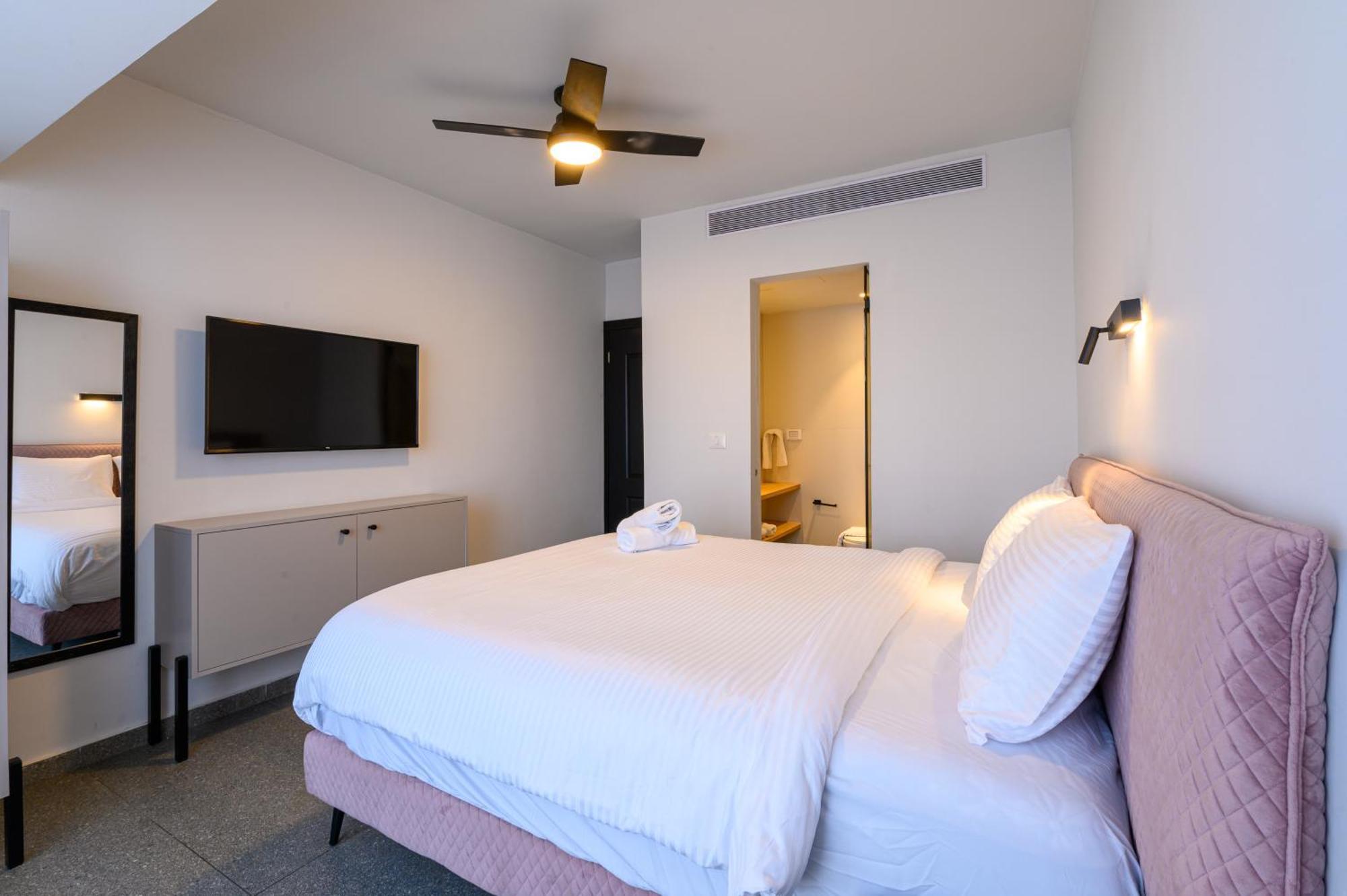 Rokah Luxury Villa At Ramat Hahayal テル・アビブ 部屋 写真