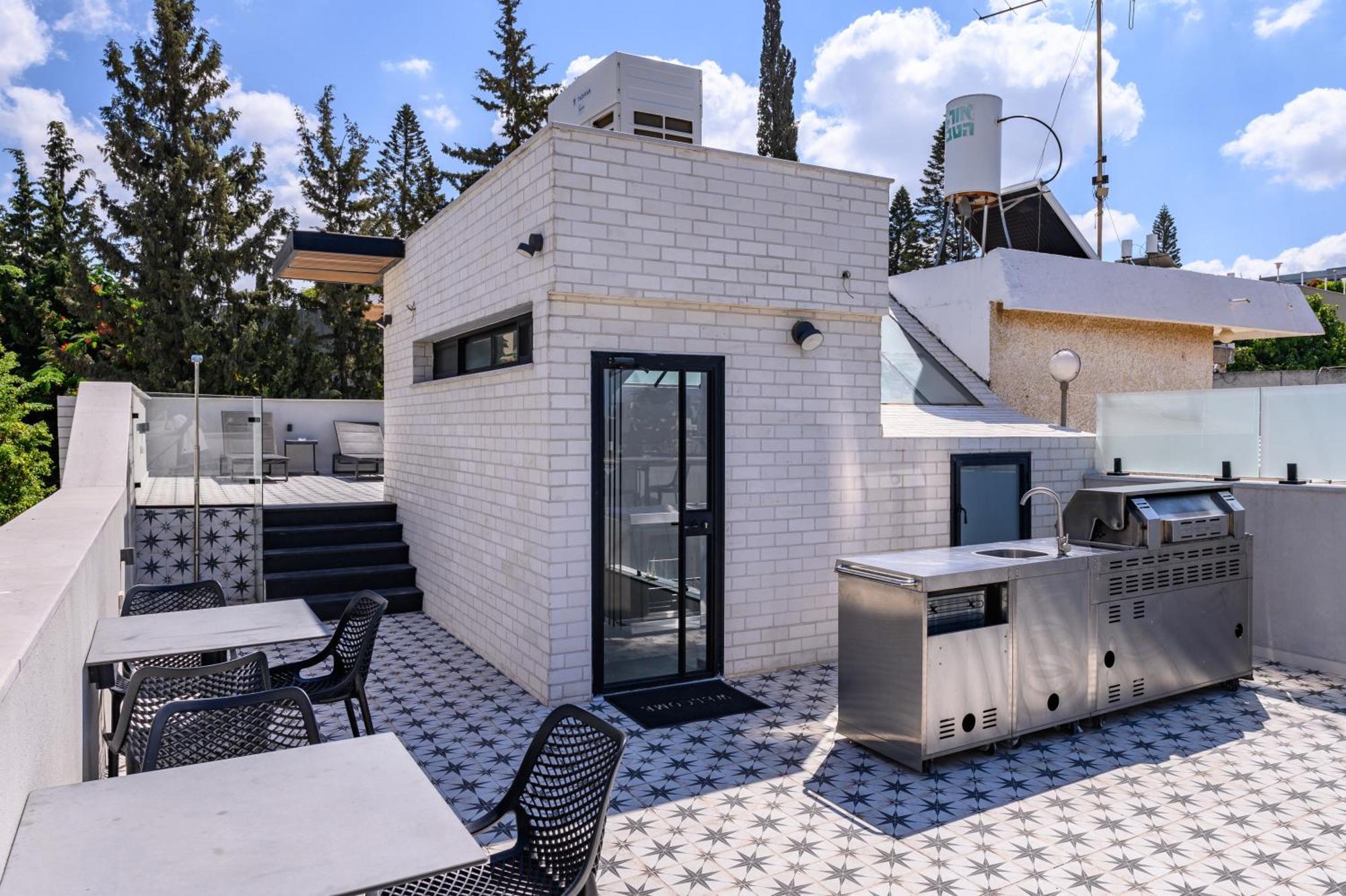 Rokah Luxury Villa At Ramat Hahayal テル・アビブ エクステリア 写真