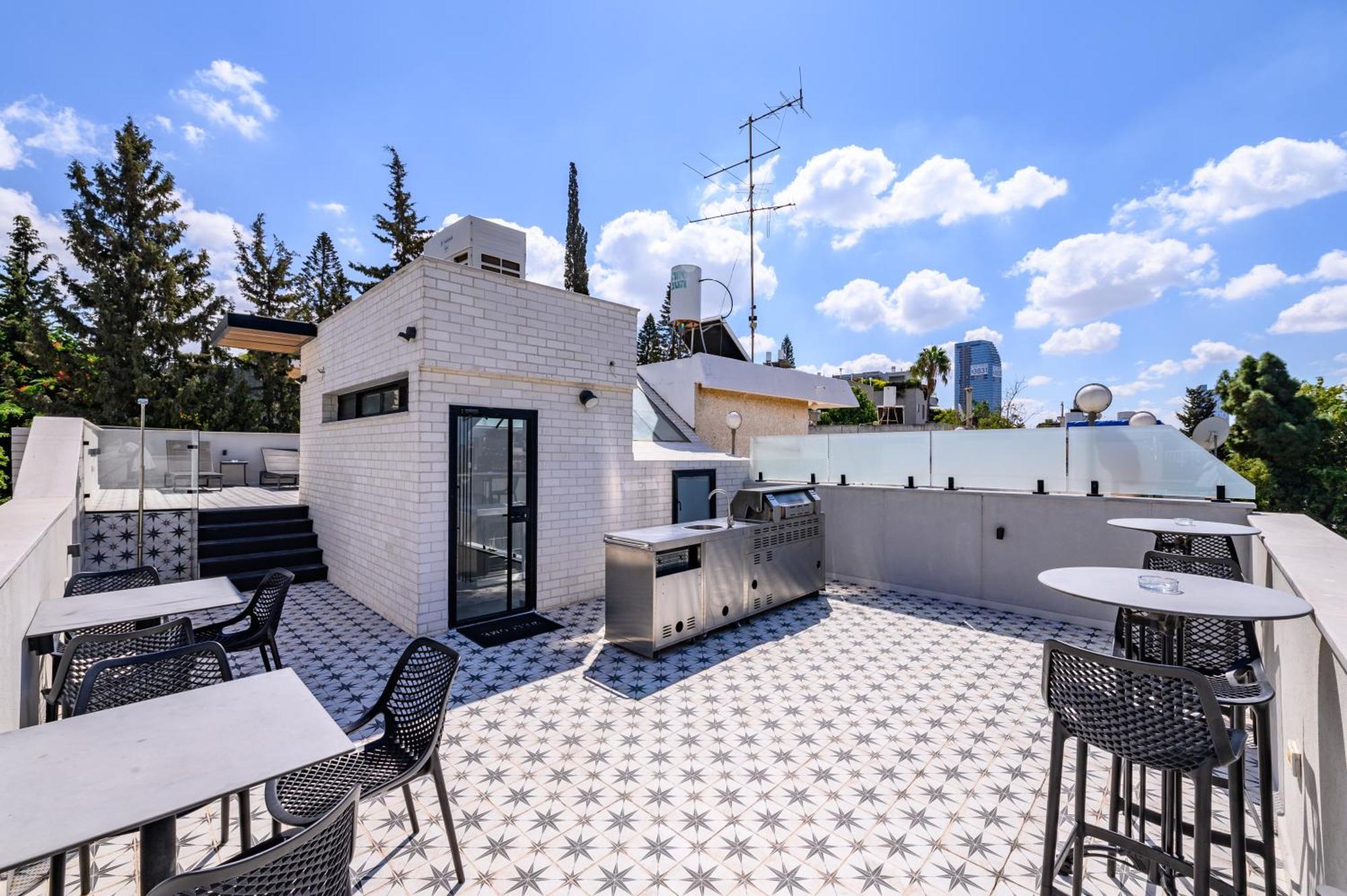 Rokah Luxury Villa At Ramat Hahayal テル・アビブ エクステリア 写真