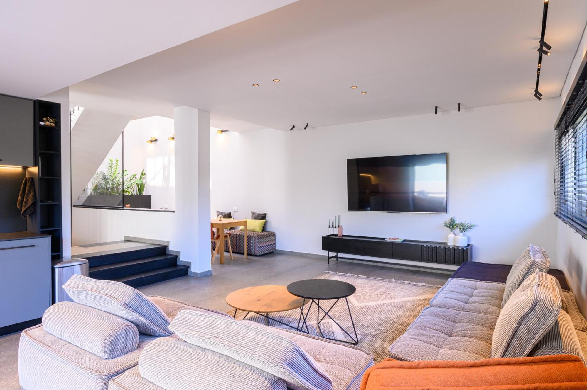Rokah Luxury Villa At Ramat Hahayal テル・アビブ エクステリア 写真