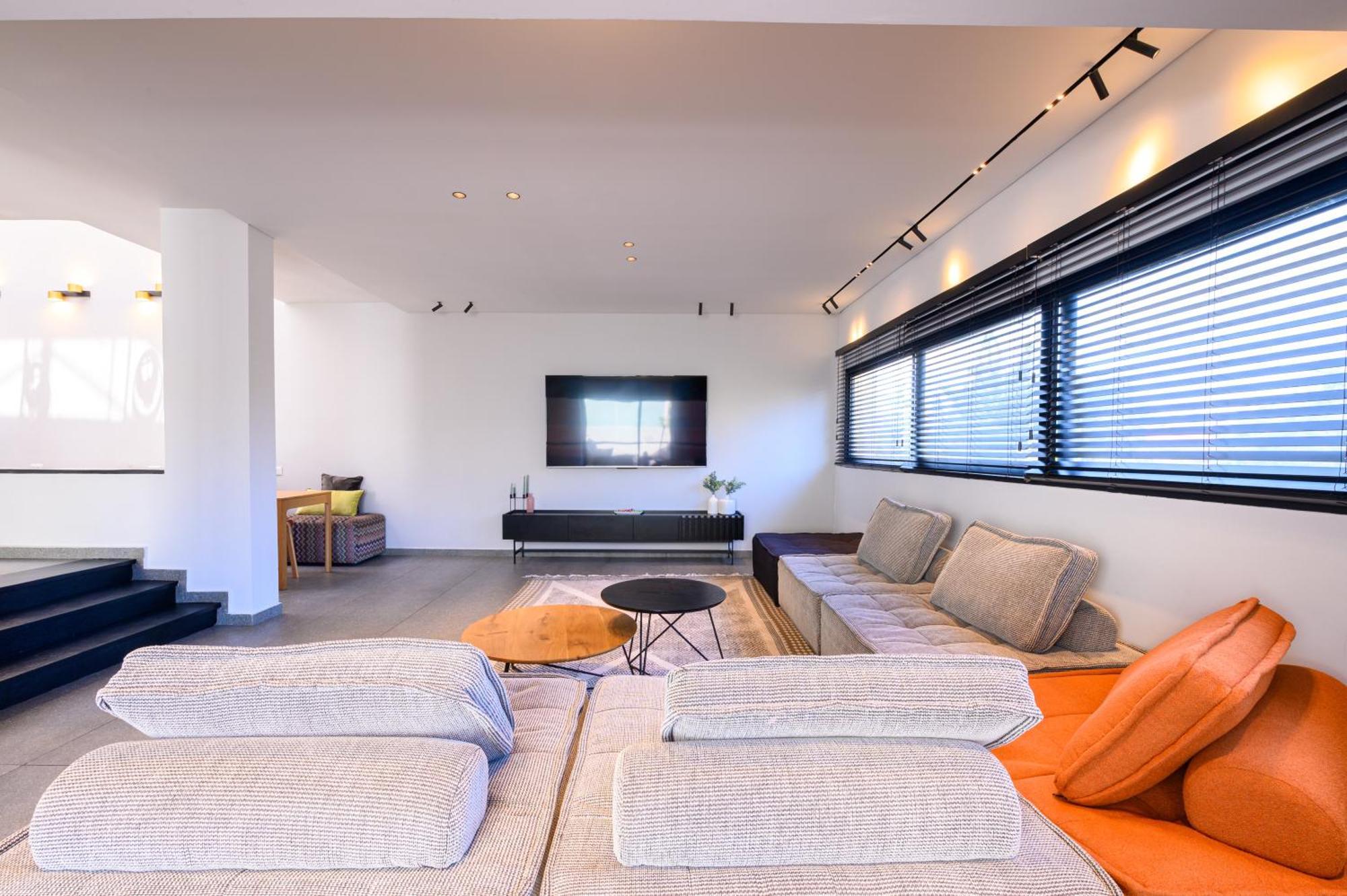 Rokah Luxury Villa At Ramat Hahayal テル・アビブ エクステリア 写真
