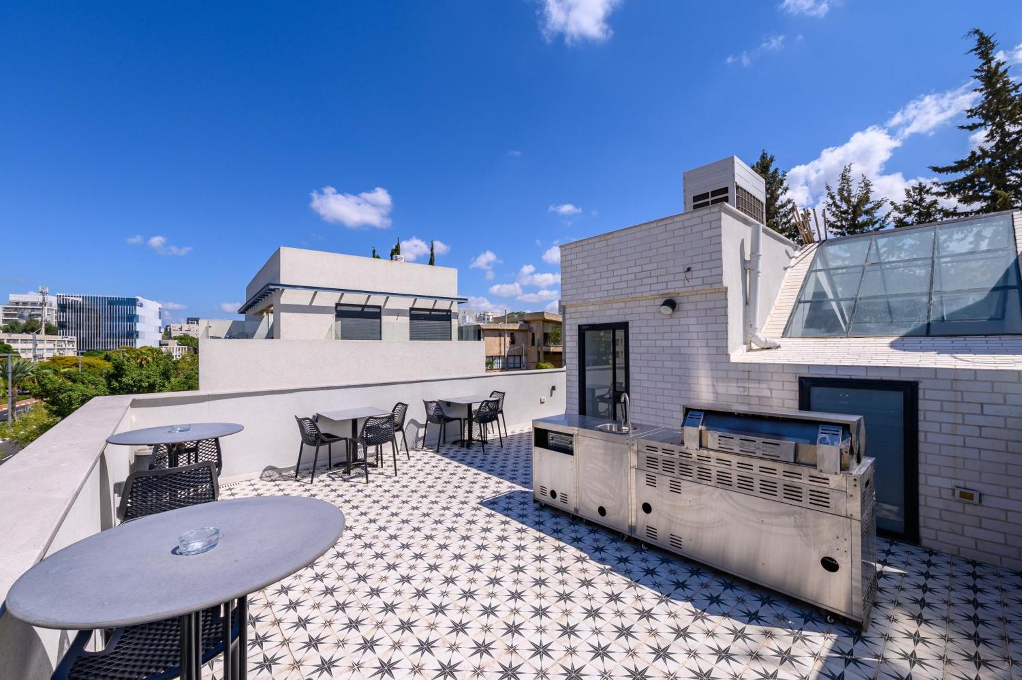 Rokah Luxury Villa At Ramat Hahayal テル・アビブ エクステリア 写真
