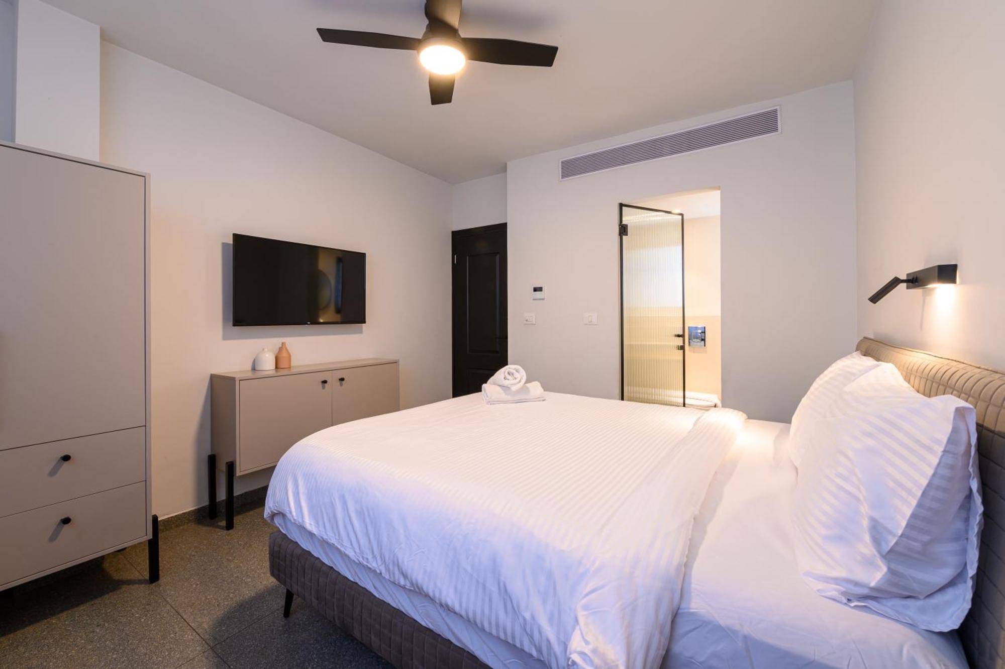 Rokah Luxury Villa At Ramat Hahayal テル・アビブ 部屋 写真